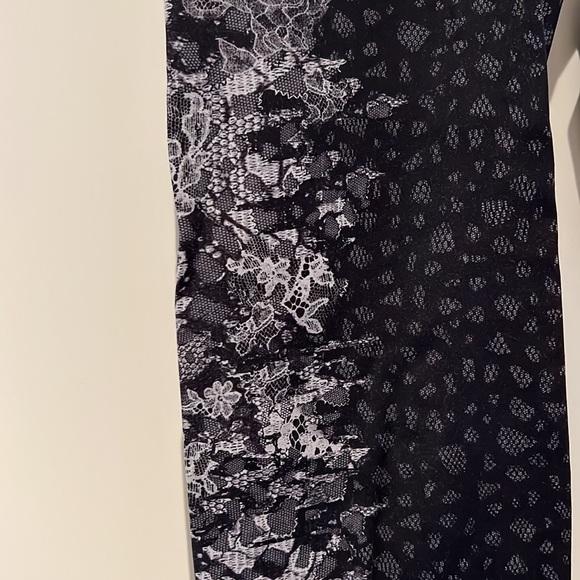 Lululemon leggings - Picture 2 of 6